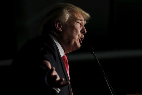 Republican presidential candidate Donald Trump speaks at a campaign rally in Milford, New Hampshire, February 2, 2016. PHOTO BY REUTERS/Mike Segar