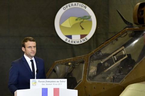  French President Emmanuel Macron addresses French troops in Africa's Sahel region in Gao, northern Mali, 19 May 2017. PHOTO BY REUTERS/Christophe Petit Tesson