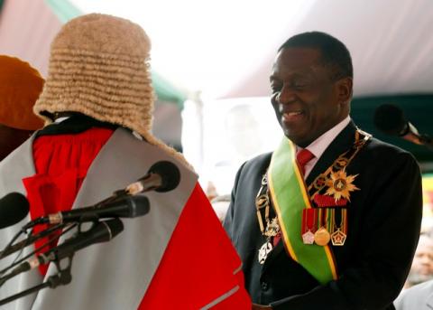 Emmerson Mnangagwa swears in as Zimbabwe's president in Harare, Zimbabwe, November 24, 2017. PHOTO BY REUTERS/Mike Hutchings
