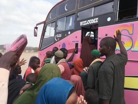 Somali families board a bus that will take them back home to Somalia from the Dadaab refugee camp in a voluntary repatriation programme, in Kenya, January 21, 2016. PHOTO BY REUTERS/Edmund Blair