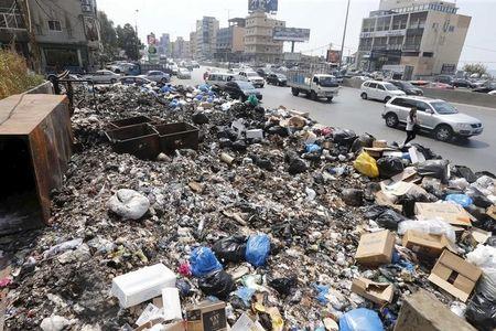 Garbage is piled along a highway in Beirut, Lebanon, September 3, 2015. PHOTO BY REUTERS/Mohamed Azakir