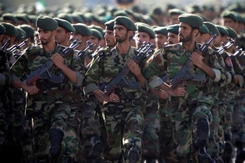 Members of Iran's Revolutionary Guards march during a military parade to commemorate the 1980-88 Iran-Iraq war in Tehran, September 22, 2007. PHOTO BY REUTERS/Morteza Nikoubazl