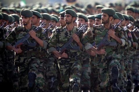 Members of Iran's Revolutionary Guards march during a military parade to commemorate the 1980-88 Iran-Iraq war in Tehran, September 22, 2007. PHOTO BY REUTERS/Morteza Nikoubazl
