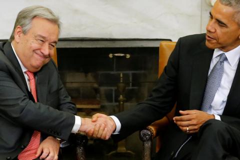 U.S. President Barack Obama (R) welcomes U.N. Secretary General-designate Antonio Guterres (L), of Portugal, in the Oval Office at the White House in Washington, U.S., December 2, 2016. PHOTO BY REUTERS/Jonathan Ernst