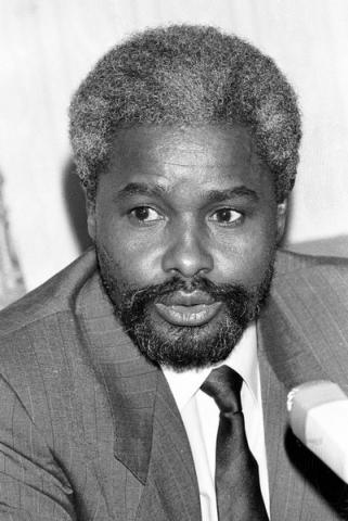 Hissene Habre is seen speaking during a press conference in Paris in this December 9, 1985 file photo. PHOTO BY REUTERS