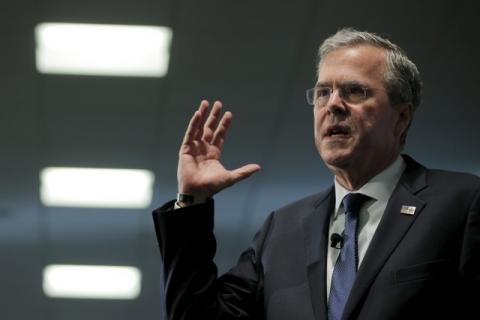 U.S. Republican presidential candidate Jeb Bush speaks at the New Hampshire Forum on Addiction and Heroin Epidemic in Hooksett, New Hampshire, January 5, 2016. PHOTO BY REUTERS/Brian Snyder