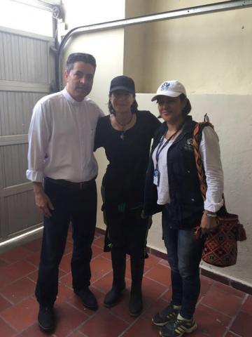 Spanish journalist Salud Hernandez (C) poses with priest Ramon Torrado and government official Marta Bustamante in Norte de Santander, May 27, 2016. PHOTO BY REUTERS/Courtesy of Colombia's Public Defender's Office