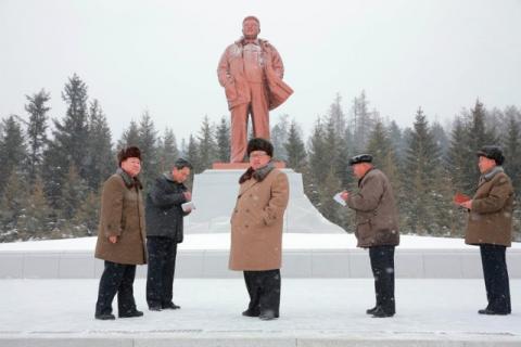 North Korean leader Kim Jong Un gives field guidance during his visit to Samjiyon County in this undated photo released by North Korea's Korean Central News Agency (KCNA) in Pyongyang, November 28, 2016. PHOTO BY REUTERS/KCNA