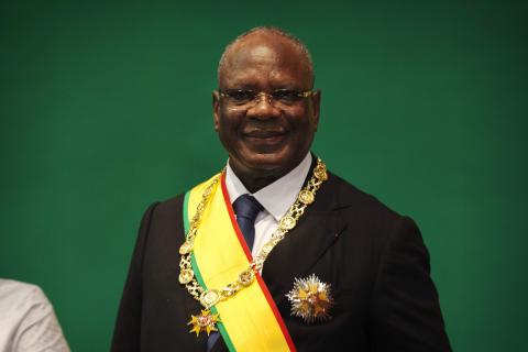 Mali's President-elect Ibrahim Boubacar Keita poses for a picture after being sworn-in as president in Bamako