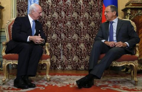 United Nations Special Envoy for Syria Staffan de Mistura (L) and Russia's Foreign Minister Sergey Lavrov attend a meeting in Moscow, October 21, 2014. PHOTO BY REUTERS/Maxim Shemetov