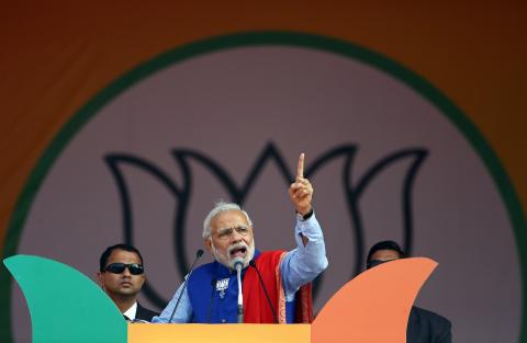 Indian Prime Minister Narendra Modi addresses a campaign rally ahead of state assembly elections, at Ramlila ground in New Delhi, January 10, 2015. PHOTO BY REUTERS/Anindito Mukherjee