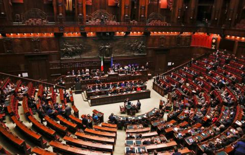 Newly appointed Italian Prime Minister Paolo Gentiloni and his ministers sit before a confidence vote at the parliament in Rome, Italy, December 13, 2016. PHOTO BY REUTERS/Alessandro Bianchi