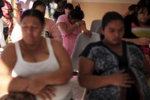 Pregnant women wait to be attended at the Women National Hospital in San Salvador, El Salvador, January 29, 2016. PHOTO BY REUTERS/Jose Cabezas