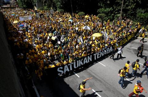 Pro-democracy group Bersih stage 1MDB protest, calling for Malaysian Prime Minister Najib Abdul Razak to resign, in Kuala Lumpur, Malaysia, November 19, 2016. PHOTO BY REUTERS/Edgar Su