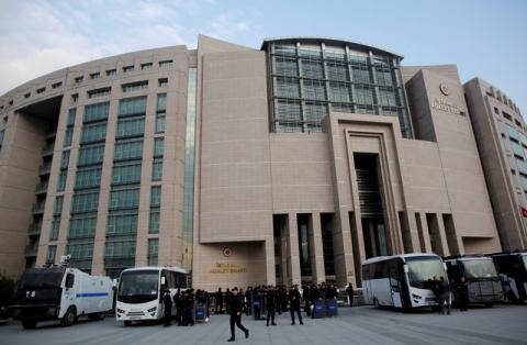 Turkish riot police stand guard in front of the Justice Palace in Istanbul, Turkey, March 31, 2015. PHOTO BY REUTERS/Murad Sezer