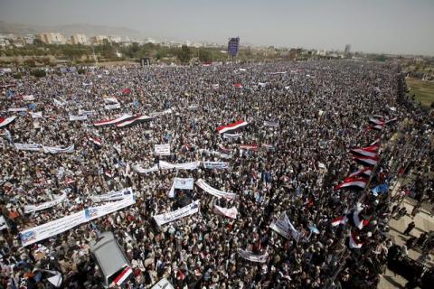 Supporters of Yemen's former President Ali Abdullah Saleh attend a rally marking one year of Saudi-led air strikes in Yemen's capital Sanaa, March 26, 2016. PHOTO BY REUTERS/Khaled Abdullah