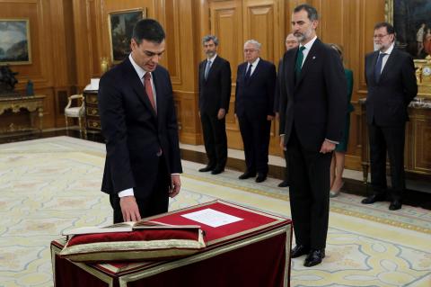 Pedro Sanchez sworn in as new Spanish prime minister