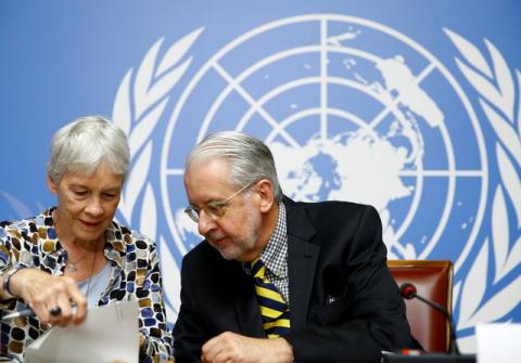 Paulo Pinheiro, Chairperson of the Commission of Inquiry on Syria (R), talks with Karen Abuzayd, member of the Commission, before a news conference at the United Nations office in Geneva, Switzerland, September 6, 2017. PHOTO BY REUTERS/Denis Balibouse