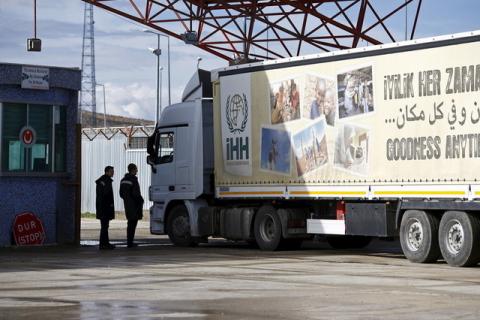 An aid truck enters Syria from Turkey at Turkey's Oncupinar border crossing on the Turkish-Syrian border in the southeastern city of Kilis, Turkey, February 7, 2016. PHOTO BY REUTERS/Osman Orsal
