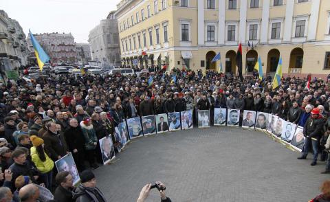 People gather to commemorate the victims of the recent clashes in Kiev in the Ukrainian Black Sea port of Odessa