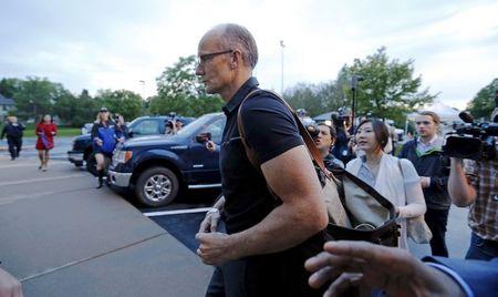 Walter Palmer arrives at the River Bluff Dental clinic in Bloomington, Minnesota, September 8, 2015. PHOTO BY REUTERS/Eric Miller