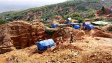 Artisanal miners are seen at the mining settlement on the Kpangba hill in Mongbwalu in northeastern Democratic Republic of Congo, November 16, 2016. PHOTO BY REUTERS/Aaron Ross