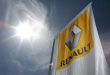 A Renault car company logo is seen outside an automobile dealership in Nice, France, March 29, 2016. PHOTO BY REUTERS/Eric Gaillard