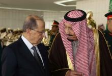 Saudi King Salman bin Abulaziz Al-Saud chats with Lebanon's President Michel Aoun (L) in Riyadh, Saudi Arabia, January 10, 2017. PHOTO BY REUTERS/Dalati Nohra