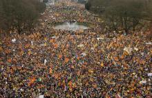 Pro-independence Catalans from all over Europe take part in a rally showing their support to ousted Catalan leader Carles Puigdemont and his government, in Brussels, Belgium December 7, 2017. PHOTO BY REUTERS/Francois Lenoir