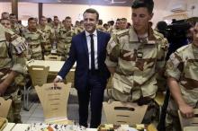 French President Emmanuel Macron visits French troops in Africa's Sahel region in Gao, northern Mali, 19 May 2017. PHOTO BY REUTERS/Christophe Petit Tesson