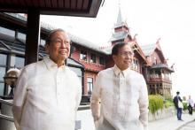 Luis Jalandoni (L) and Philippines' presidential peace adviser Jesus Dureza are seen during peace talks between the Philippine government and National Democratic Front of the Philippines (NDFP) in Oslo, Norway, August 22, 2016. PHOTO BY REUTERS/Berit Roald