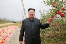 North Korean leader Kim Jong Un gives field guidance to the Kosan Combined Fruit Farm in this undated photo released by North Korea's Korean Central News Agency (KCNA) in Pyongyang, September 18, 2016. PHOTO BY REUTERS