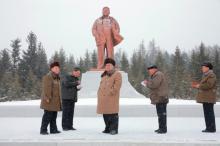 North Korean leader Kim Jong Un gives field guidance during his visit to Samjiyon County in this undated photo released by North Korea's Korean Central News Agency (KCNA) in Pyongyang, November 28, 2016. PHOTO BY REUTERS/KCNA