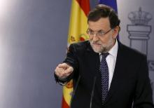 Spain's Prime Minister Mariano Rajoy points while delivering a statement to the media at the Moncloa Palace in Madrid, Spain, October 27, 2015. PHOTO BY REUTERS/Juan Medina