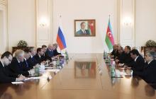 Russian and Azeri delegations, led by Russian Prime Minister Dmitry Medvedev (5th L) and Azerbaijani President Ilham Aliyev (4th R), meet in Baku, Azerbaijan, April 8, 2016. PHOTO BY REUTERS/Alexander Astafyev