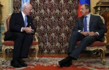 United Nations Special Envoy for Syria Staffan de Mistura (L) and Russia's Foreign Minister Sergey Lavrov attend a meeting in Moscow, October 21, 2014. PHOTO BY REUTERS/Maxim Shemetov