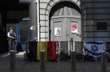 A police officer stands guard in front of the Jewish Museum in Brussels, June 2, 2014. PHOTO BY REUTERS/Francois Lenoir
