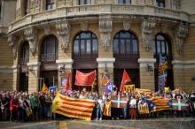 Protesters carry Esteladas, Catalan separatist flags and Basque flags, during a rally in favour of a referendum on independence from Spain for the autonomous community of Catalonia, in the Basque city of Bilbao, Spain, September 9, 2017. PHOTO BY REUTERS/Vincent West