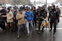Riot police disperse protesters trying to march to the Turkish Parliament as the lawmakers gather to debate the proposed constitutional changes in Ankara, Turkey, January 9, 2017. PHOTO BY REUTERS/Umit Bektas