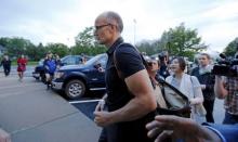 Walter Palmer arrives at the River Bluff Dental clinic in Bloomington, Minnesota, September 8, 2015. PHOTO BY REUTERS/Eric Miller